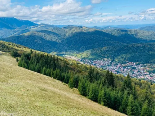 1 Decembrie 2026 Munte Azuga Hotel Azuga Ski & Bike Resort 1 Decembrie 2026 Munte Azuga Hotel Azuga Ski & Bike Resort